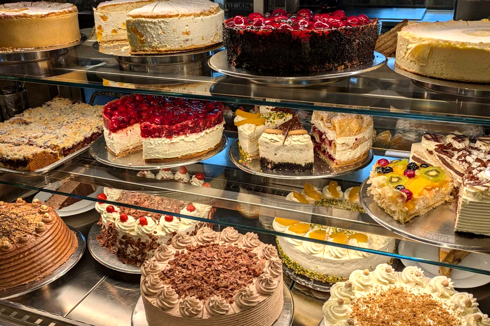Haus Caspari-Torten Tortentheke im Restaurant, Café und Hotel Haus Caspari.