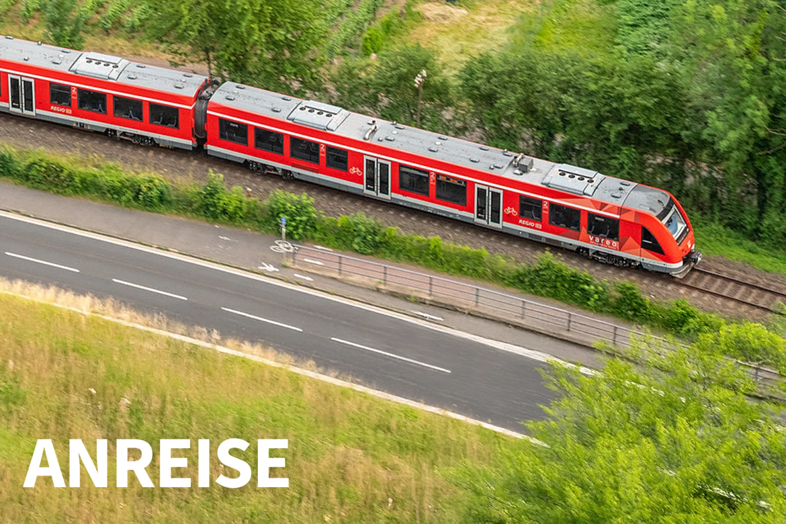 Anreise-26 Die Ahrtalbahn mit Schriftzug Anreise.